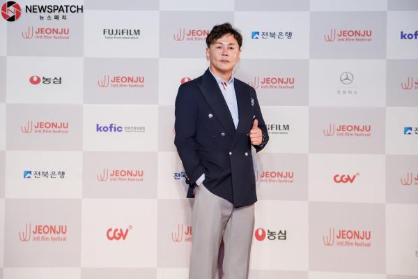 ▲'가수 송아리' 제26회 전주국제영화제 개막식 레드카펫 행사 / 사진=신재철 기자