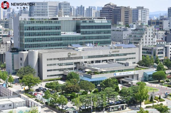 ▲수원특례시 청사 전경 / 사진제공=수원특례시