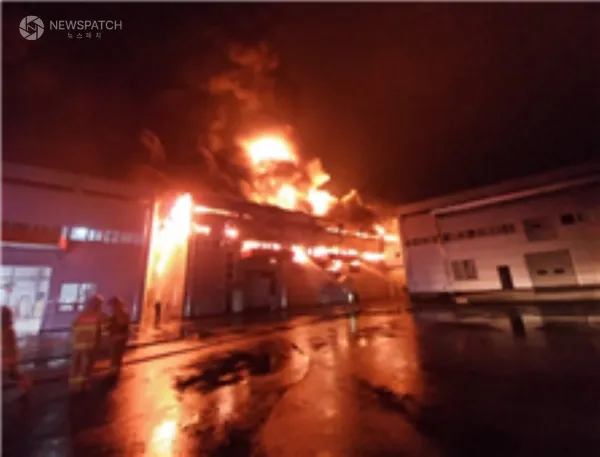 ▲이천 소재 PE폼 공장 화재 / 사진제공=화성소방서