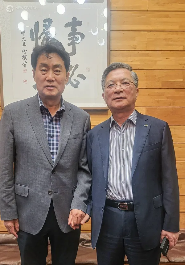 ▲하은호 군포시장 & 이한준 LH사장 / 사진제공=군포시