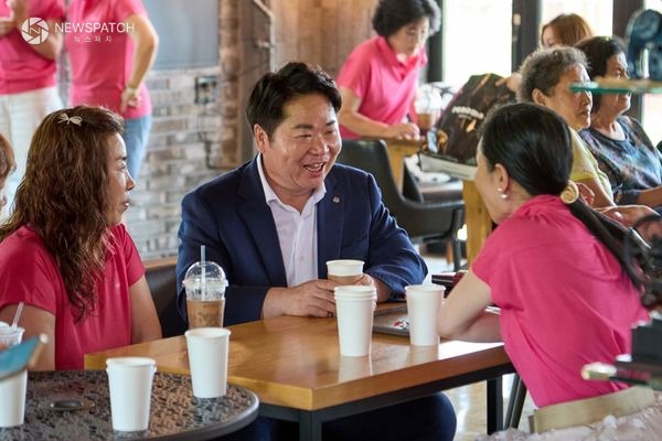 ▲아산시여성단체협의회, 사랑나눔 일일찻집 운영 / 사진제공=아산시