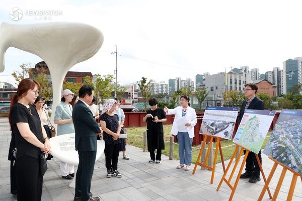 ▲조미옥 의원 '탄소중립 그린도시 현장방문' / 사진제공=수원특례시의회