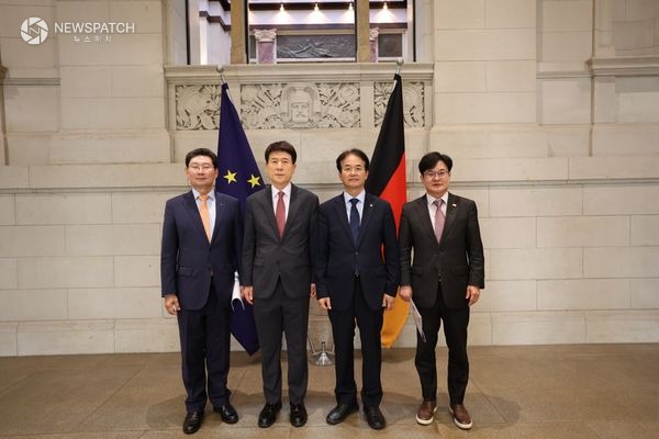 ▲주 독일 대한민국 대사관저에 방문한 이동환 시장 / 사진제공=