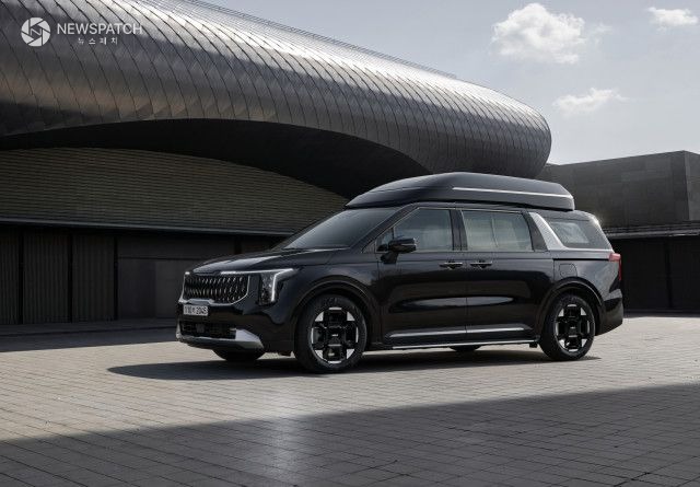 ▲기아 ‘The 2026 카니발 하이리무진’ / 사진제공=기아자동차