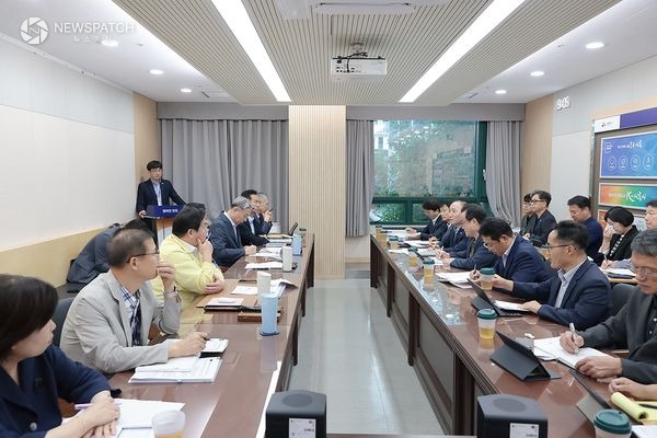 ▲중대재해 예방 안전점검 회의 현장 / 사진제공=시흥시