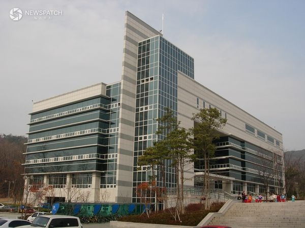 ▲만안구도서관 전경 / 사진제공=안양시