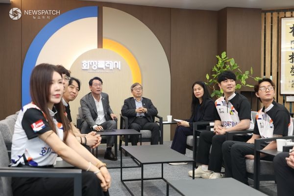 ▲ 정명근 화성특례시장, 볼링선수들과 간담회 / 사진제공=화성특례시