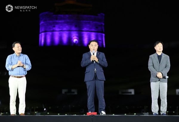 ▲제62회 수원화성문화제 주제공연 ‘수원판타지-야조’ 축사 / 사진제공=