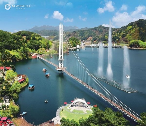 ▲예당호출렁다리 전경 / 사진제공=예산시