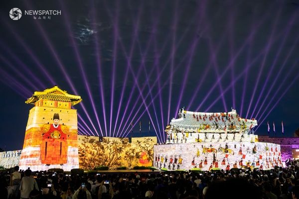 ▲2025 수원화성 미디어아트 / 사진제공=