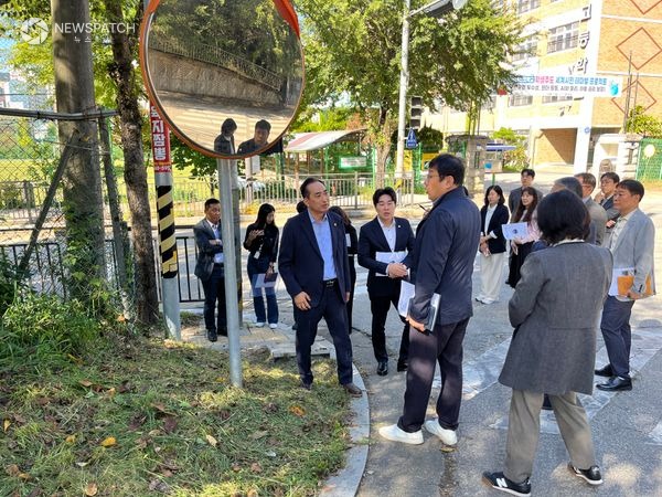 ▲경기도의회 김창식 부위원장, 청학고 학생 안전을 위한 통학로 정비 간담회