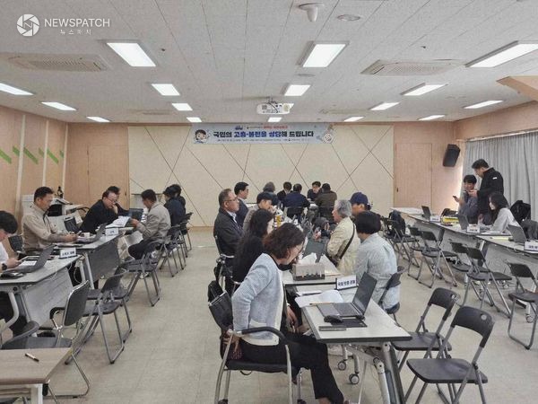 ▲‘달리는 국민신문고’ / 사진제공=아산시