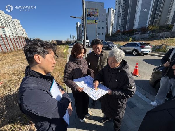 ▲당수초 통학로 방문 / 사진제공=