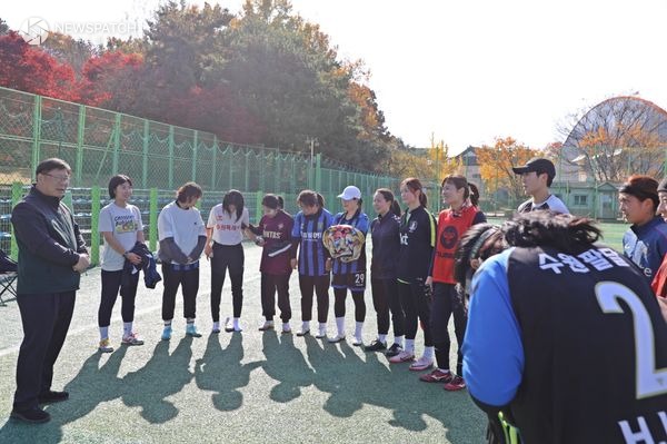 ▲여성체육 활성화 위한 현장 소통 / 사진제공=수원시 팔달구