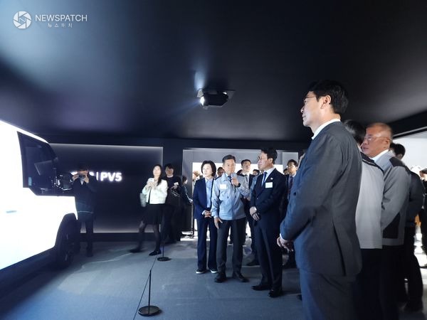 ▲정명근 시장 기아 오토랜드 화성 방문 / 사진제공=화성특례시