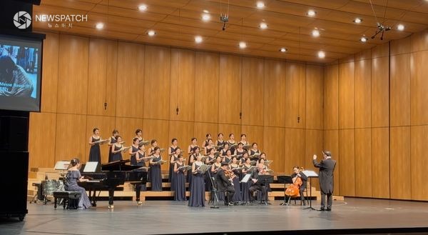 ▲만안구여성합창단 정기연주회 / 사진제공=안양시