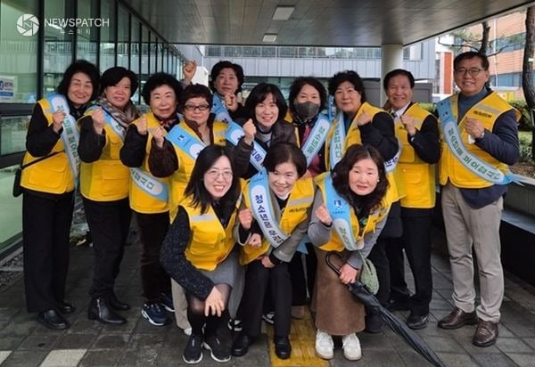 ▲청소년 유해환경 개선 캠페인 / 사진제공=수원시 팔달구