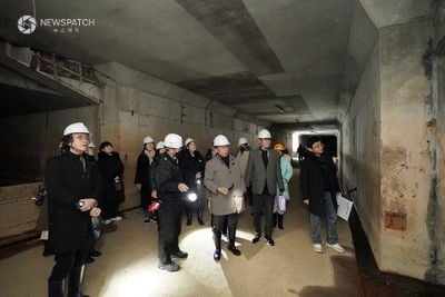 ▲구미동 성남물빛정원 지하 공동구 활용도를 찾기 위해 진행 중인 시민 탐사대