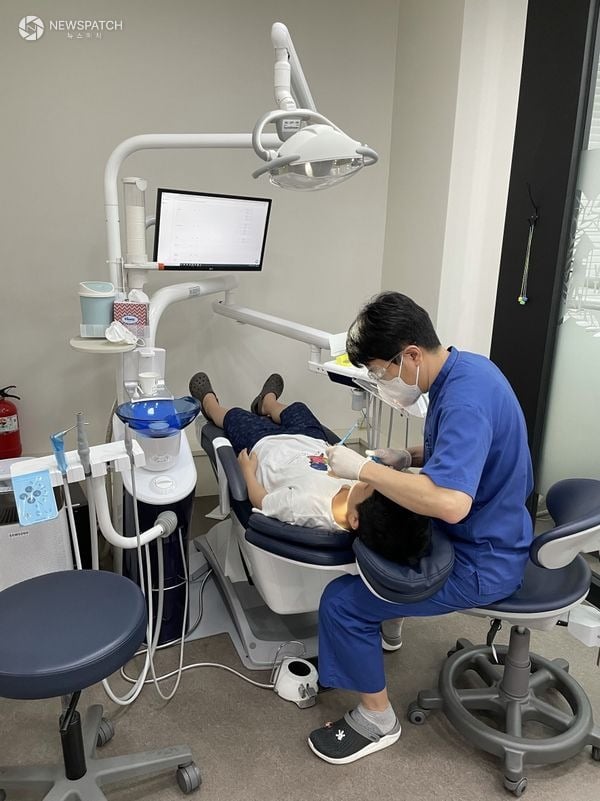 ▲수정구보건소-'치과주치의' 성남시 초교 4학년생이 치과 진료를 받고 있다.