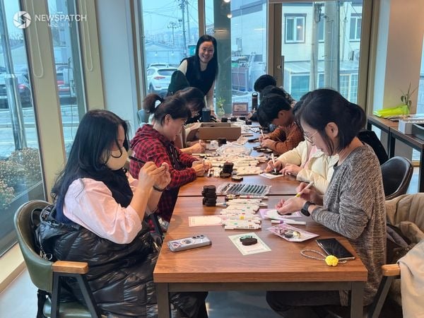 ▲원주여성커뮤니티센터, 새해 복 기원 ‘복주머니’ 나눔