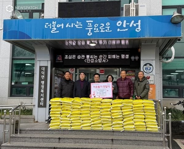 ▲서안성교회 쌀 기부