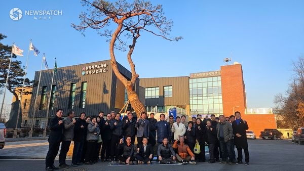 ▲삼죽면 이장단협의회 성금 기부