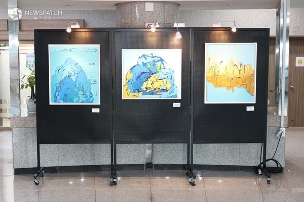 ▲화성특례시의회 로비 전시회