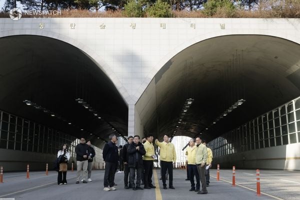 ▲정명근 시장 및  안전관계자들 현장점검