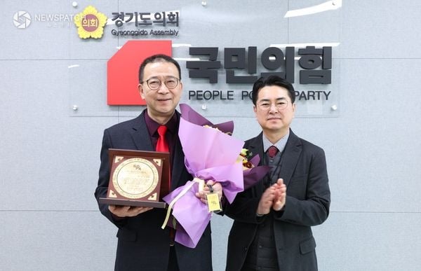 ▲백현종 국민의힘 대표의원, ‘협치·책임의정 리더십 명예대상’ 수상