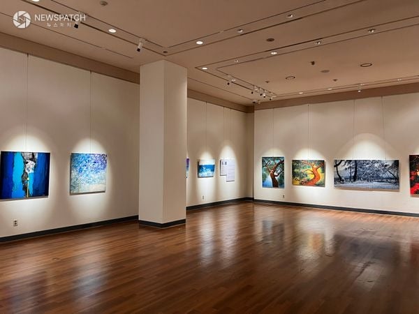 ▲현대미술 전시‘수원의 기억, 삶의 색’