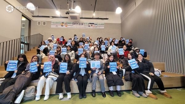 ▲아산페이 교육 후 선문대 유학생들