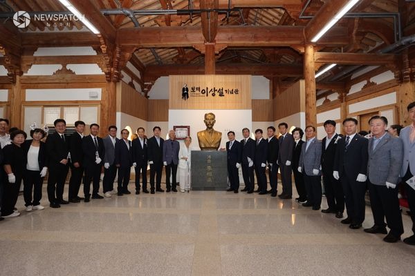 ▲이상설 기념관 독립운동가 흉상 제막식