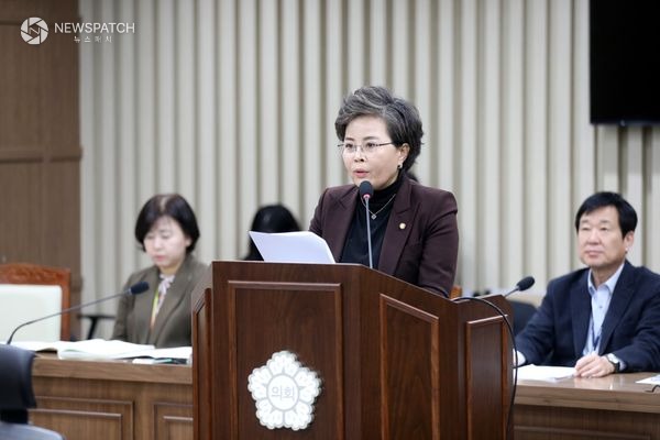 ▲수원특례시의회 김미경 의원, 도서기증활성화 조례안 대표발의