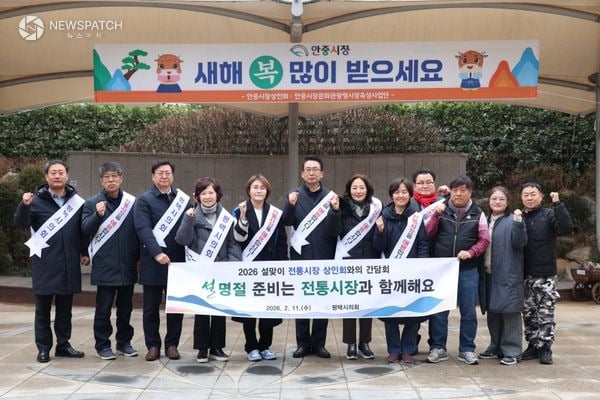 ▲안중시장 방문한 평택시의회 의원