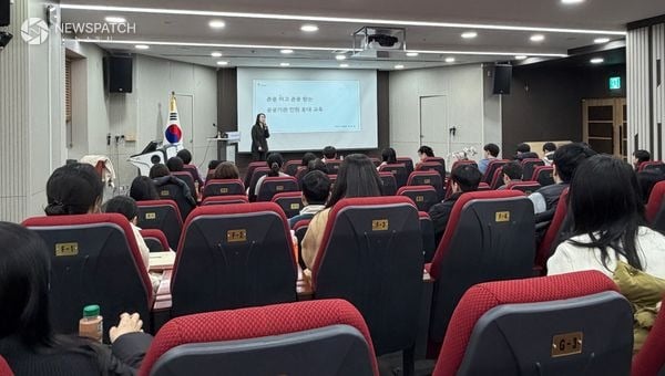 ▲민원담당 공무원 교육’ 실시