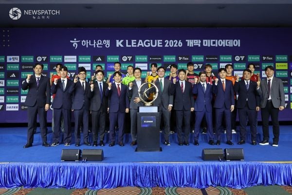 ▲K리그 감독, 선수 단체 / 사진제공=