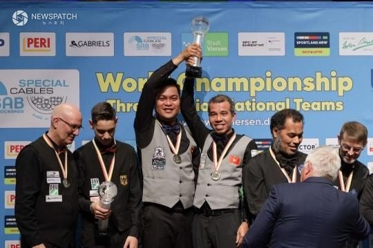 ▲ 준우승 독일 마틴 혼, 아미르이브라이모프, 우승 베트남 응우옌쩐타인뚜, 트란 퀴엣 치엔, 공동 3위 스웨덴 다비드 페뇨르,토브욘 블롬달