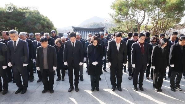 ▲제107주년 3.1절 참배행사 / 사진제공=안성시