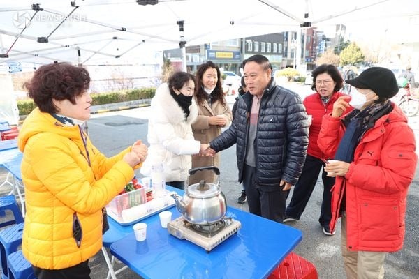 ▲이재식 수원특례시의회 의장 「2026_권선1동_정월대보름_척사대회 / 사진제공=수원특례시의회