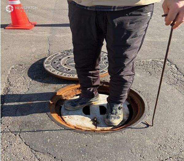 ▲하안동 맨홀 1천400여 곳에 추락방지시설 전면 설치 / 사진제공=광명시