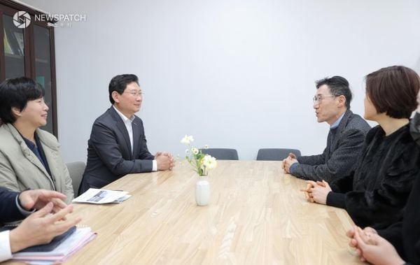 ▲이상일 시장이 학교 관계자, 학부모와 간담회