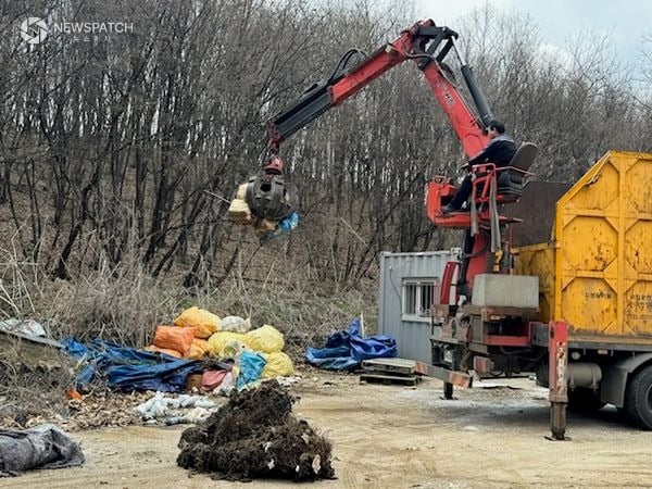 ▲농가 보관 폐농약 수거 / 사진제공=