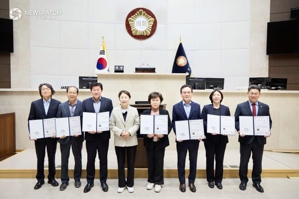 ▲ 2025 회계연도 결산검사위원 위촉 / 사진=용인특례시의회