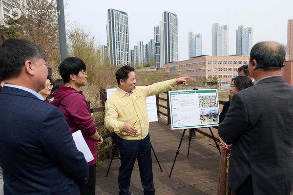 ▲ 오세현 아산시장, 현장 흙먼지 속에서 답 찾은 ‘민생 대장정’ 완주 / 사진=충남 아산시