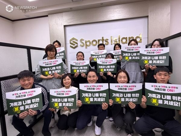 ▲ 중소사업장 방문해 가족친화 직장문화 조성 캠페인 / 사진=수원특례시