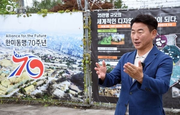 ▲ CRC 앞에서 설명하는 김동근 의정부시장 후보 / 사진=