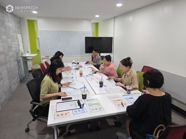 ▲ 진로교육 연구회 소속 연구위원들