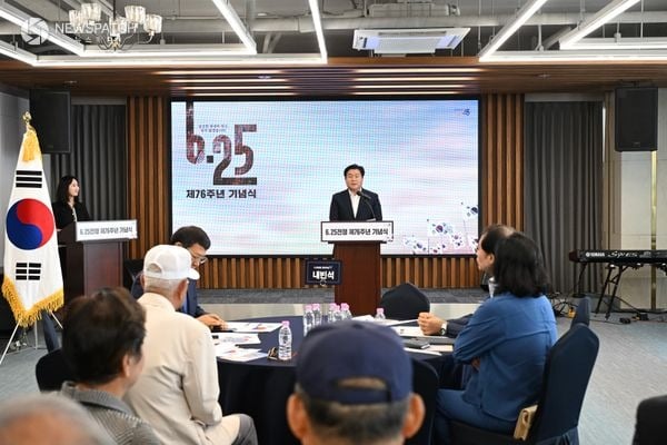 ▲ 임병택 시장이 기념사 낭독 / 사진=시흥시