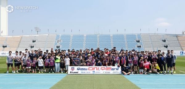 ▲워밍업파트너 단체 - 수원FC 오픈트레이닝 / 사진=수원FC