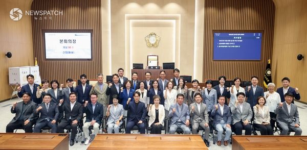 ▲ 3일 본회의장에서 제402회 임시회 제2차 본회의 / 사진=수원특례시의회